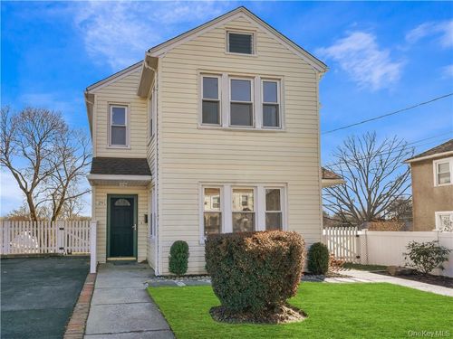 b-29 Fremont St, Harrison, NY, 10528-4107 | Card Image