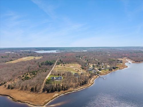 8 Ferry Ln, Berkley, MA, 02779-2218 | Card Image