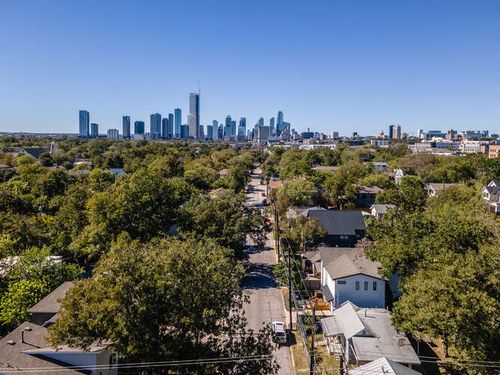 2406 Santa Maria St, Austin, TX, 78702-4620 | Card Image