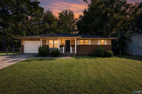 506 Eastbrook Cir Nw, Huntsville, AL, 35811-1705 | Card Image
