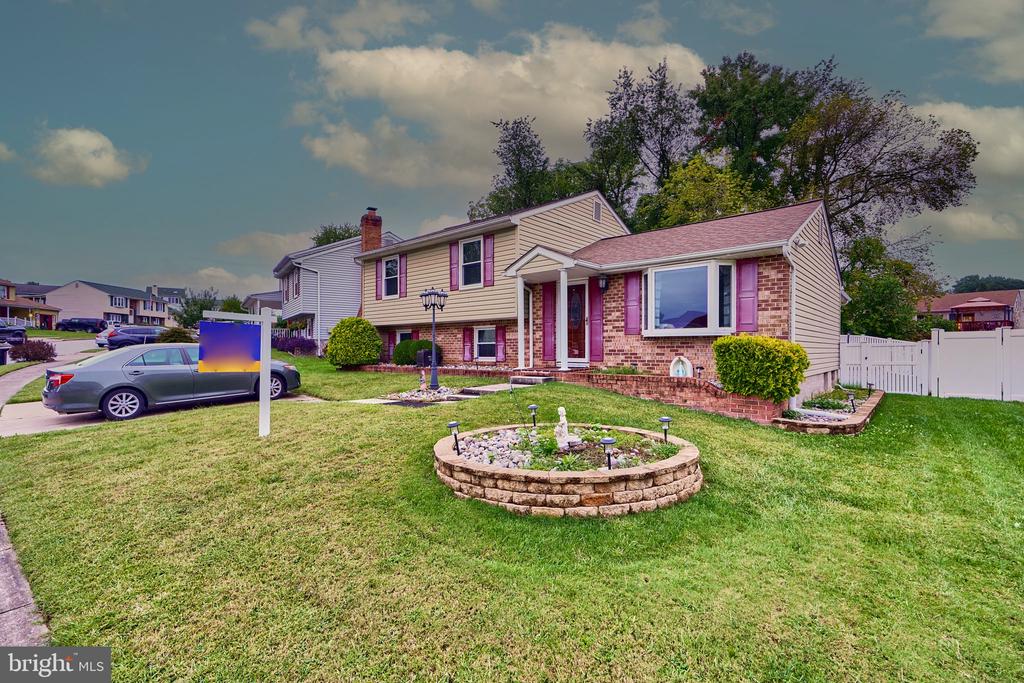 Old Maple Ct, Essex, MD 21221