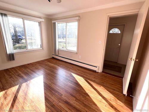 1716 Milverton Dr, Troy, MI, 48083-2530 | Card Image