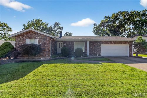 5709 Chatport Rd, Saint Louis, MO, 63129-4311 | Card Image