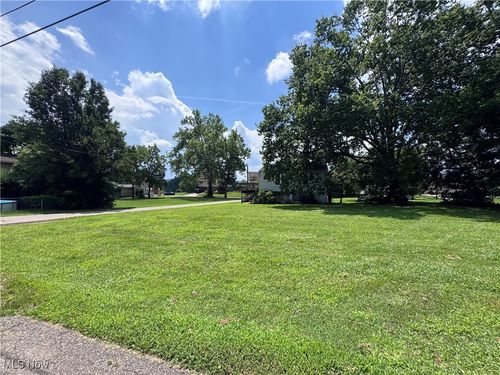 211 Meigs St, Marietta, OH, 45750-3260 | Card Image