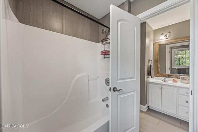 108 Center Park Ln, House other with 5 bedrooms, 5 bathrooms and 3 parking in Oak Ridge TN | Image 28