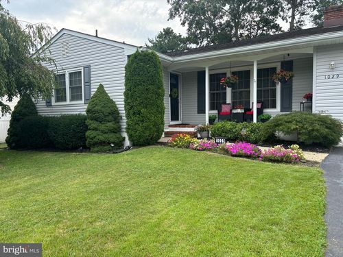 1029 Beach Ln, Manahawkin, NJ, 08050-2009 | Card Image