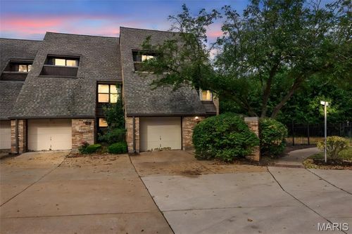 925 Maison Ladue Dr, Creve Coeur, MO, 63141 | Card Image