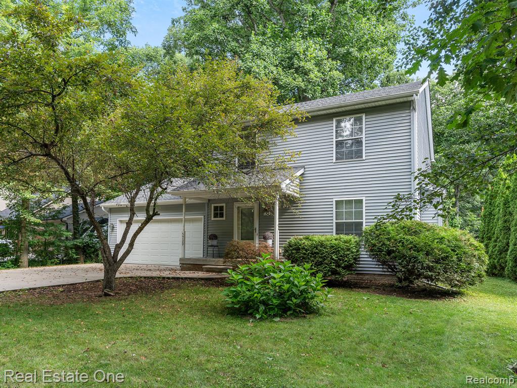 Fernlands , Pinckney, MI 48169