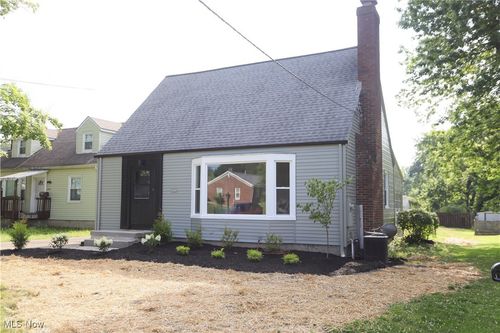 6715 Paxton Road, Boardman, OH, 44512 | Card Image