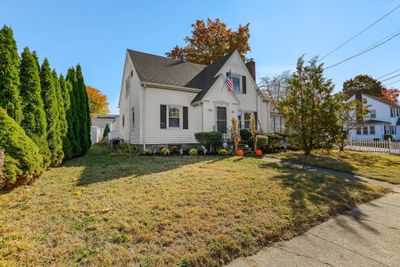 195 Dixon Street, House other with 4 bedrooms, 2 bathrooms and null parking in Bridgeport CT | Image 3