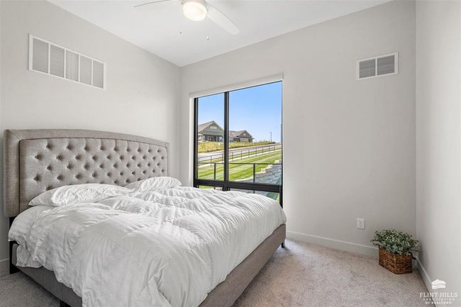 APT-201 - 3010 Fieldhouse Cir, Condo with 2 bedrooms, 2 bathrooms and null parking in Manhattan KS | Image 17
