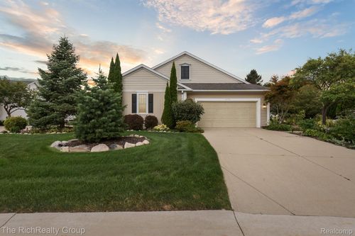 14-4172 Hamlet Cv, Bath, MI, 48808-8781 | Card Image