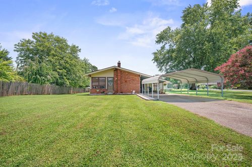 185 Crosswhite Ln, Statesville, NC, 28625-8750 | Card Image