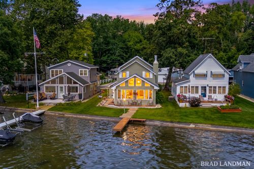 3461 Sandy Beach St, Wayland, MI, 49348-9094 | Card Image