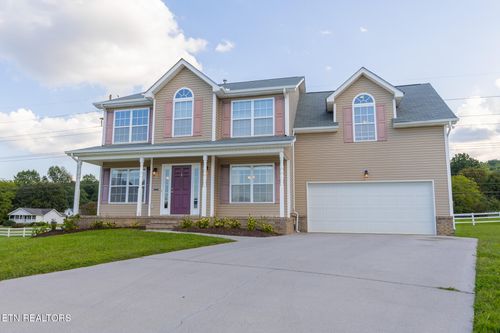 3300 Lighted Path Way, Knoxville, TN, 37931-4055 | Card Image