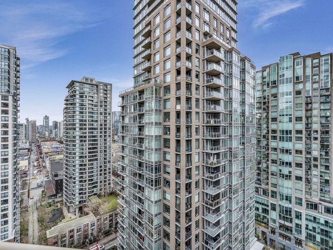 2303 - 867 Hamilton Street, Condo with 2 bedrooms, 2 bathrooms and 1 parking in Vancouver BC | Image 19