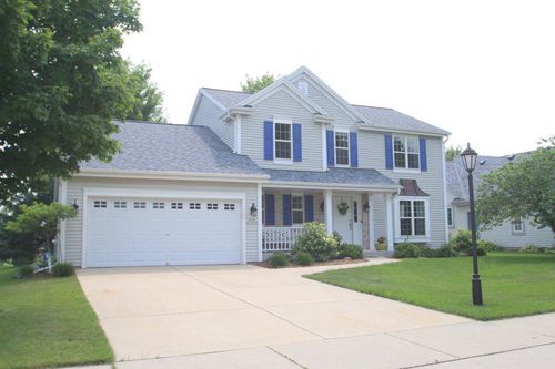 W204N17354 Jackson Drive, Jackson, WI, 53037 | Card Image
