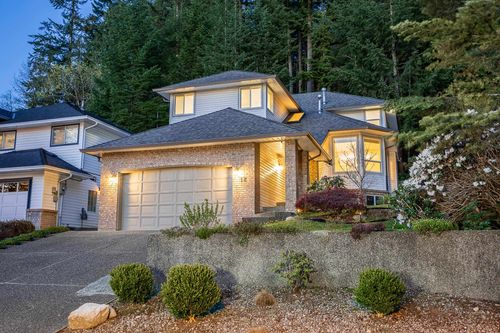 12 Flavelle Dr, Port Moody, BC, V3H4L4 | Card Image