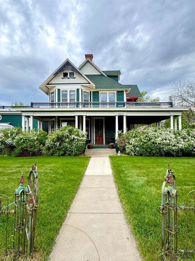 1021 Quincy St, House other with 6 bedrooms, 5 bathrooms and null parking in Rapid City SD | Image 40