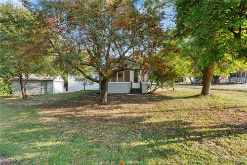 1515 Grand Blvd, Barberton, OH, 44203-1177 | Card Image