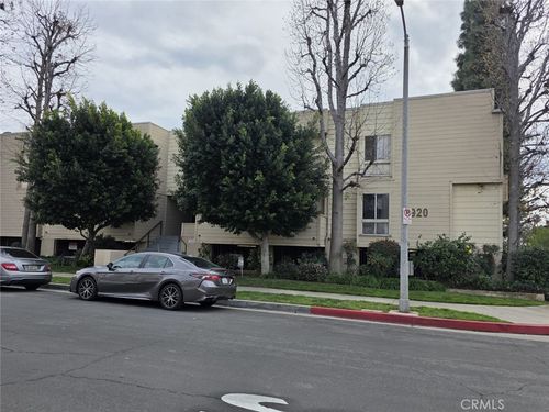 9-9920 Jordan Ave, Chatsworth, CA, 91311-3760 | Card Image