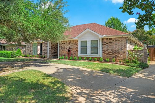 708 Gunnison Ct, Arlington, TX, 76006-2033 | Card Image