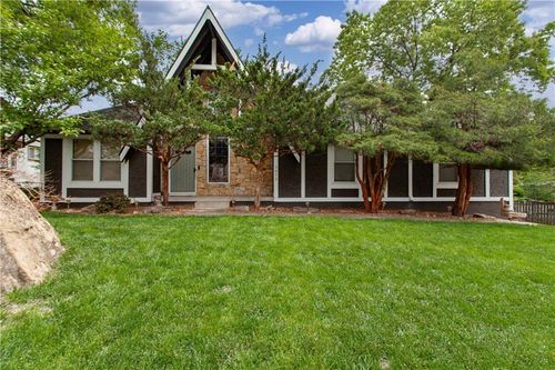 1612 Sw White Oak Ln, Blue Springs, MO, 64015-5338 | Card Image