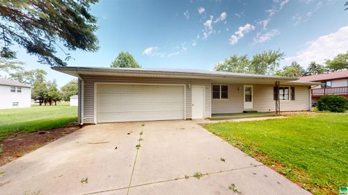 505 E 12th St, Storm Lake, IA, 50588-1919 | Card Image