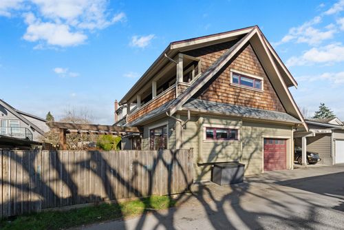 335 E 8th St, North Vancouver, BC, V7L1Z2 | Card Image