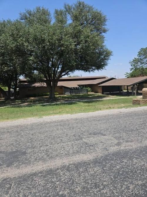 2727 E 25th St, Big Spring, TX, 79720-6143 | Card Image