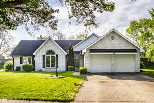 51 Glasgow Ln, Noblesville, IN, 46060-5437 | Card Image