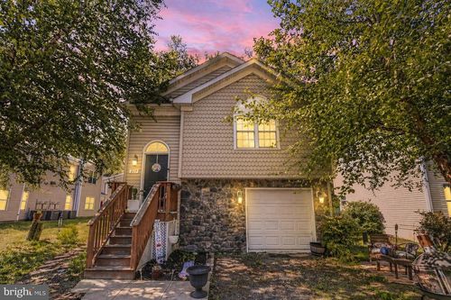 317 12th St, COLONIAL BEACH, VA, 22443-1515 | Card Image