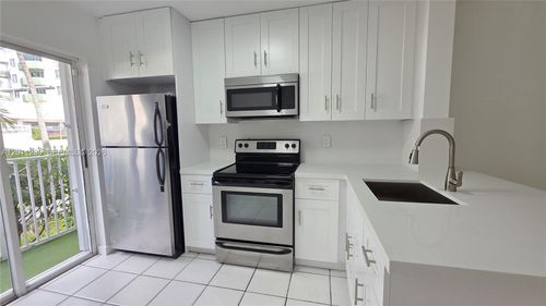105-2575 Sw 27th Ave, Miami, FL, 33133-2138 | Card Image