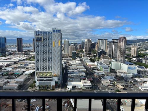 apt-3207-987 Queen St, Honolulu, HI, 96814-2192 | Card Image