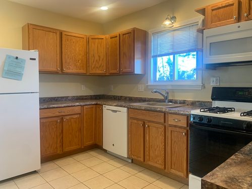 apt-2-3 Hawkes St, Marblehead, MA, 01945-3186 | Card Image