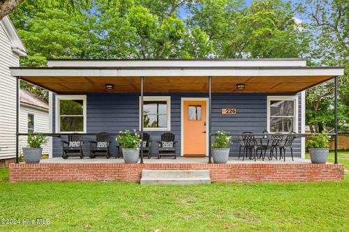 226 E Water St, Washington, NC, 27889-5049 | Card Image