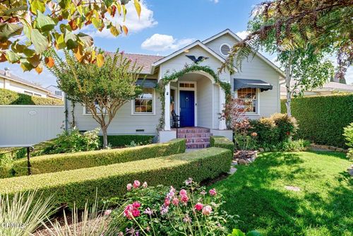 2228 Chapala St, Santa Barbara, CA, 93105-3907 | Card Image