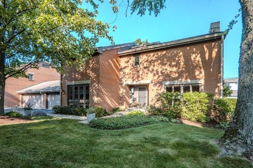 33 Park Ln, Park Ridge, IL, 60068-2834 | Card Image