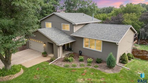 502 E Plum Creek Rd, Sioux Falls, SD, 57105-6951 | Card Image