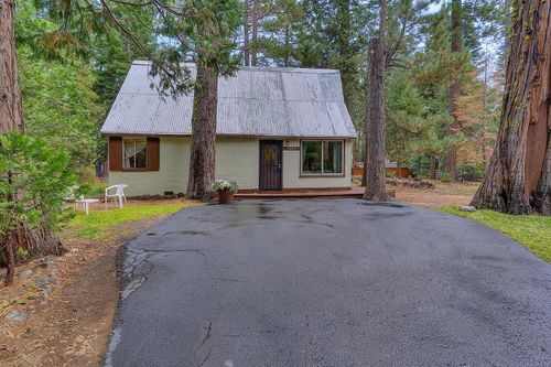 7087 5th Ave, Tahoma, CA, 96142-2569 | Card Image