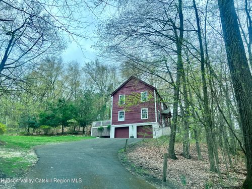 216 Starbarrack Rd, Red Hook, NY, 12571-2252 | Card Image