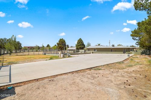 5300 Crawford Rd, Santa Teresa, NM, 88008-9624 | Card Image
