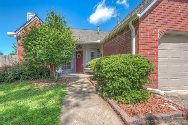 9528 S 93 Rd East Ave, House other with 5 bedrooms, 3 bathrooms and null parking in Tulsa OK | Image 4
