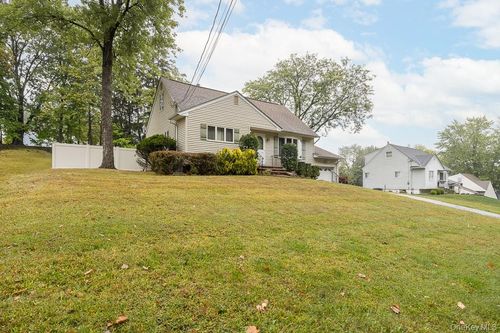 363 Gilbert Ave, Pearl River, NY, 10965-2715 | Card Image