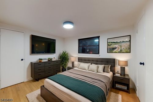 204 Philip Ave, Elmwood Park, NJ, 07407-2225 | Card Image