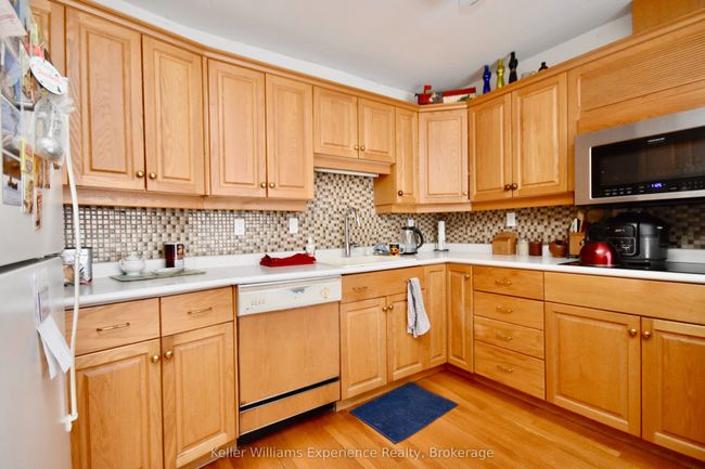 342 King St, Home with 0 bedrooms, 0 bathrooms and 4 parking in Midland ON | Image 36