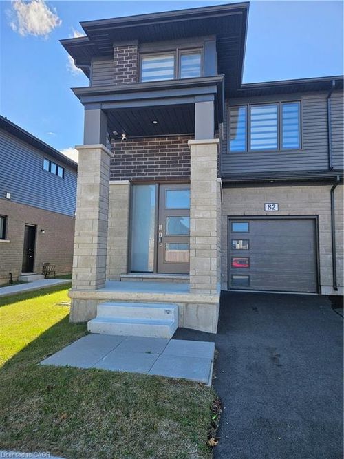 82 Acacia Rd, Fonthill, ON, L0S1E1 | Card Image