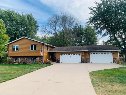 325 Evergreen St W, Vermillion, MN, 55085-4101 | Card Image