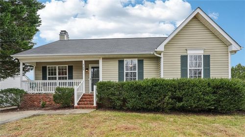 3100 Brookrun Dr, Jamestown, NC, 27282-7722 | Card Image