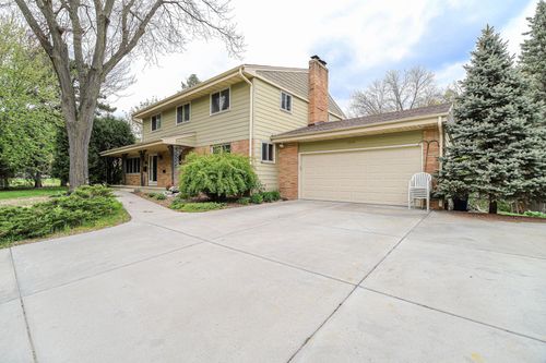 1525 Saint Croix Cir, Golden Valley, MN, 55422-4521 | Card Image